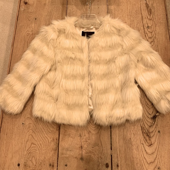 Short Faux fur jacket - Picture 1 of 8